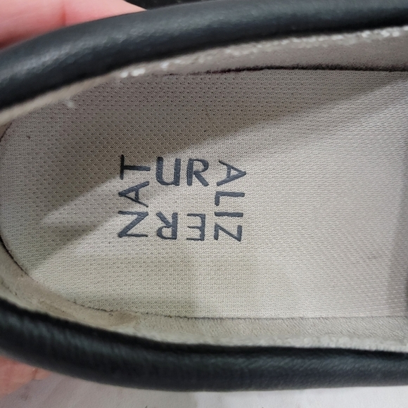 Naturalizer Aileen Slip On Sneaker Size 8 Black - Picture 2 of 11